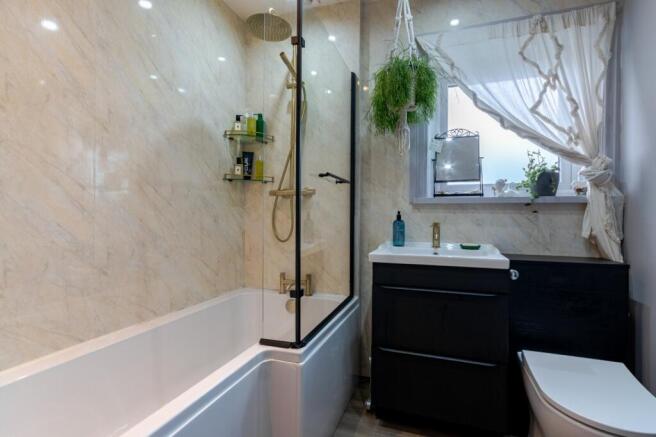 3 bed Terraced for sale Image 8