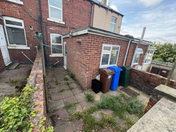 2 bed Terraced to rent Image 9