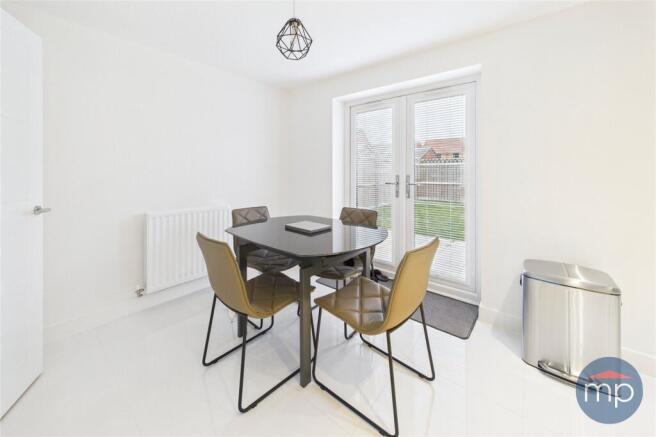 3 bed Semi-Detached for sale Image 9