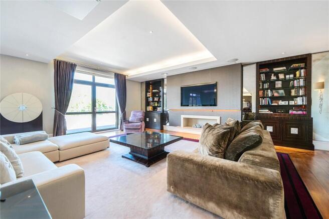 The Bishops Avenue, London, N2 photo 3