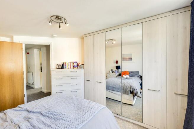 2 bed Flat for sale Image 9