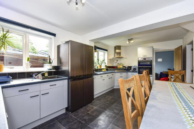 4 bed Detached for sale Image 7