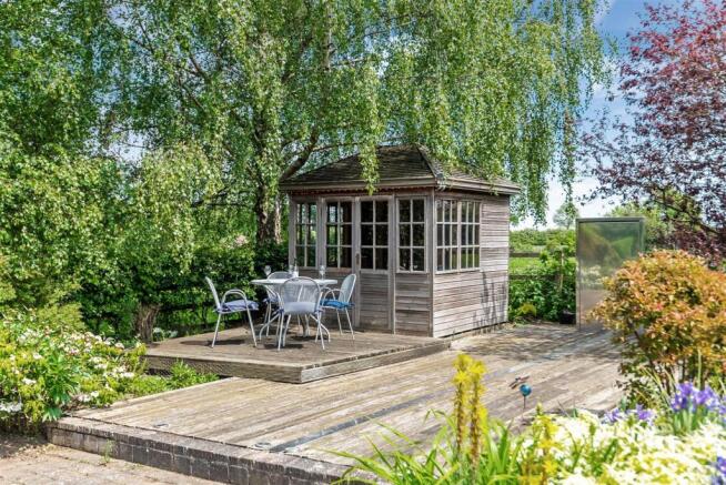 SUMMER HOUSE