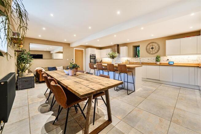 5 Reindeer Court, Potterspury