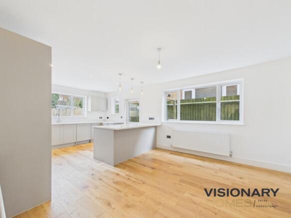 CAM03522G0-PR0247-STILL005