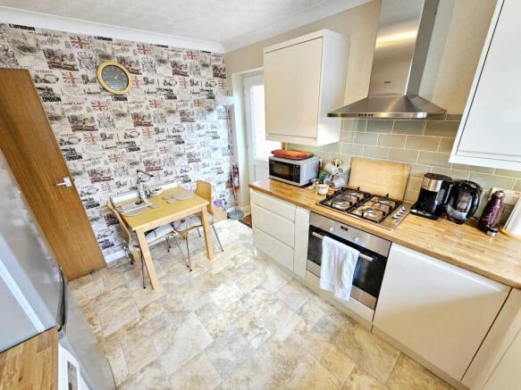 4 bed Detached for sale Image 10