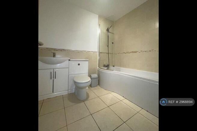 2 bed Flat to rent Image 9