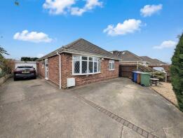 21, Lytham Drive, Grimsby DN37 0DG