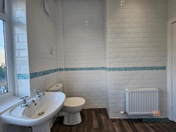 2 bed Terraced to rent Image 12