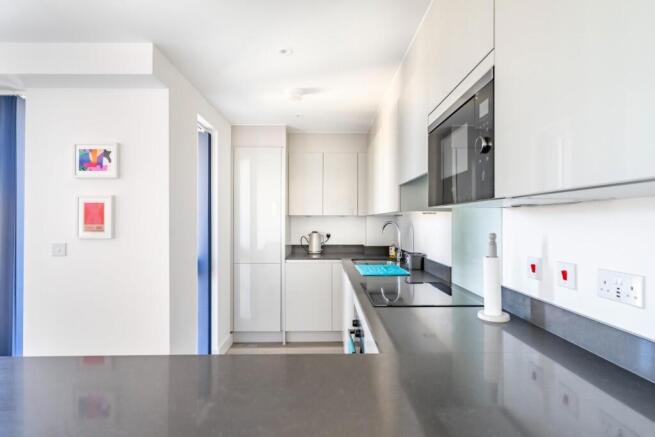 2 bed Apartment for sale Image 7