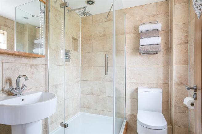 EN SUITE