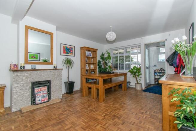 Lounge/Dining Room