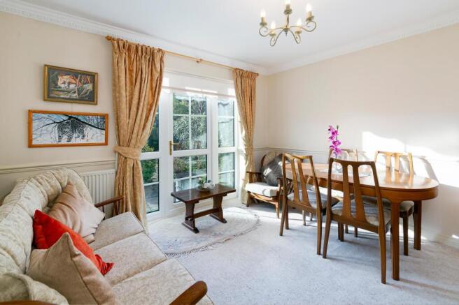 5 bed Detached for sale Image 4