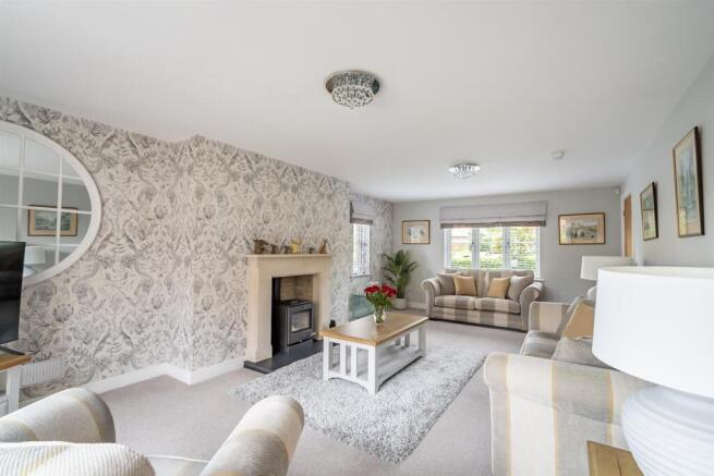 5 bed Detached for sale Image 5