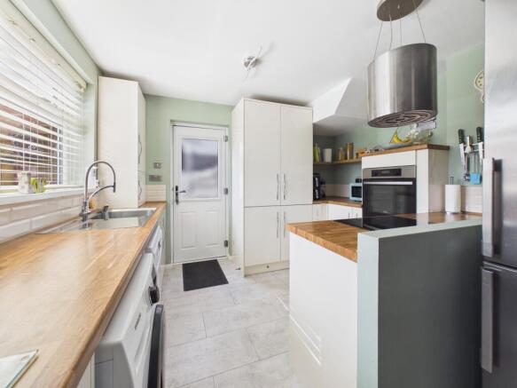 3 bed Semi-Detached for sale Image 4