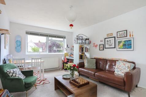 Alfred Road, Farnham, GU9