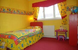 BEDROOM 2