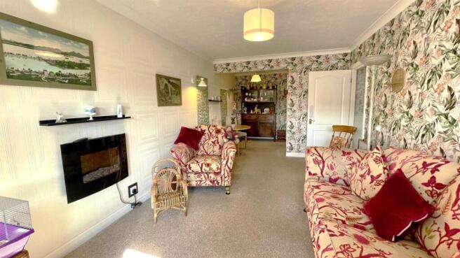 ormeside grange 41 lounge dining.jpg