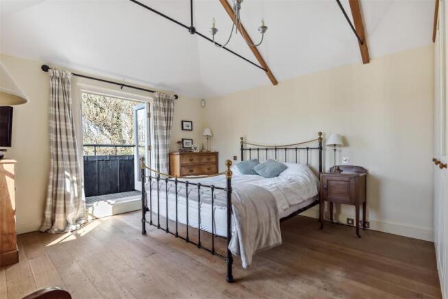 Bed 1.jpg