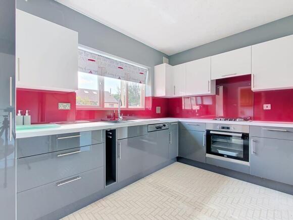 3 bed Detached for sale Image 4