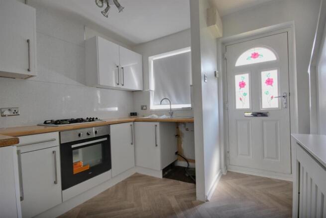 2 bed House to rent Image 3