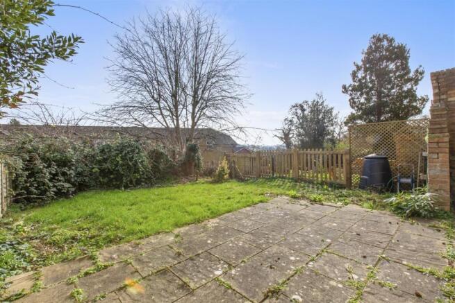 3 Hepplewhite Close, HP13 6BZ-12.jpg