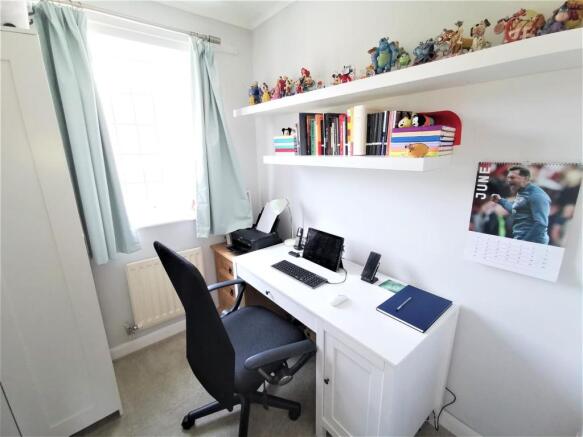 Bedroom 3/ Study