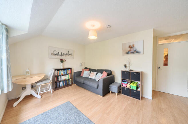 Sitting/Dining Room