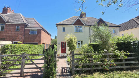 Pineham Avenue, Harbury, CV33