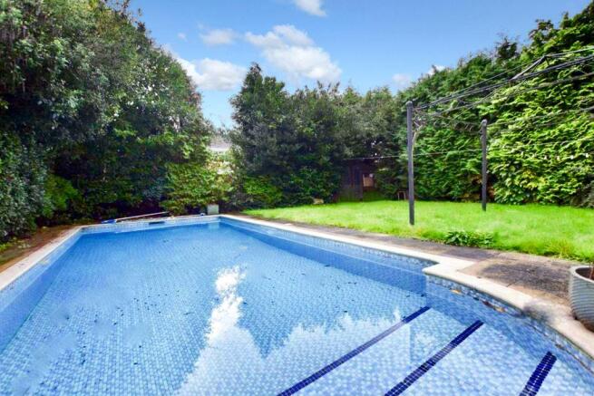 Heated swimming pool
