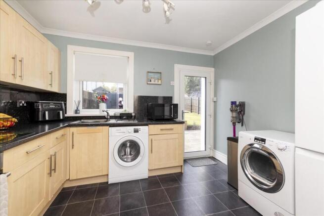 214 Gilmerton Dykes Crescent, Edinburgh, EH17 - More