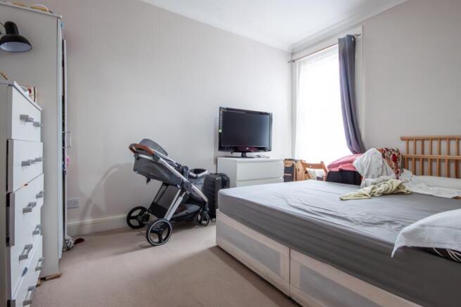 2-bed flat on Leopold Road, Harlesden, NW10, £300,000