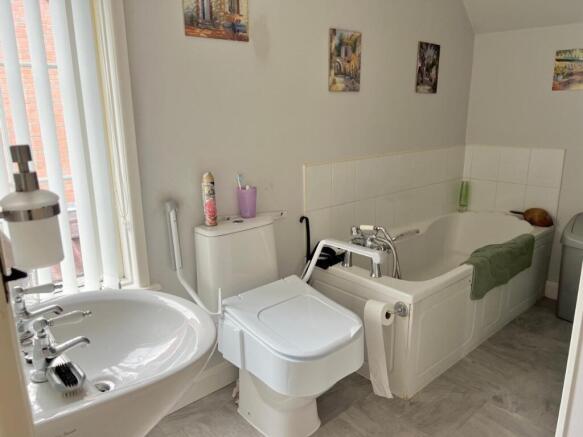 Photo 10