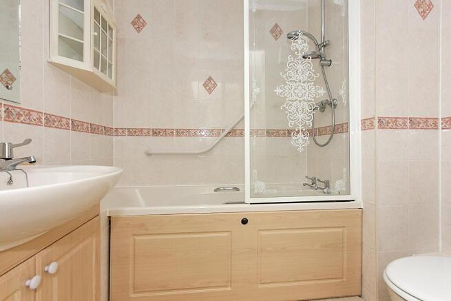 Riv-Bathroom.jpg