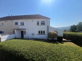 13, Festival Crescent, New Inn, Pontypool NP4 0NA