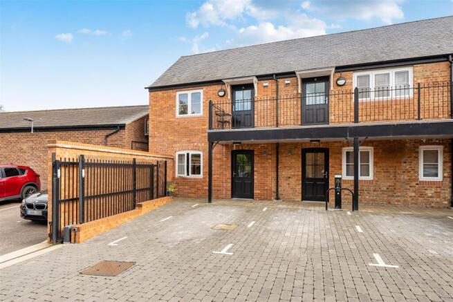 Flat 14, 152 Watling Street East, Towcester (11).j