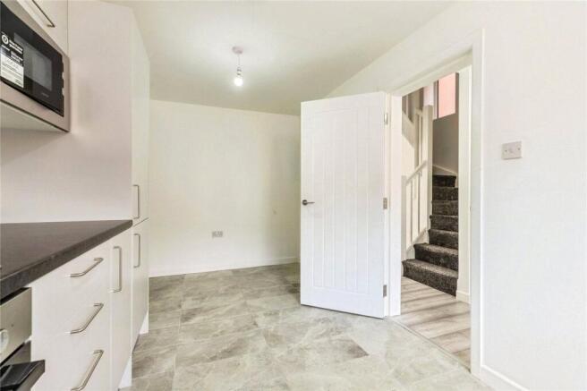 4 bed Semi-Detached for sale Image 6