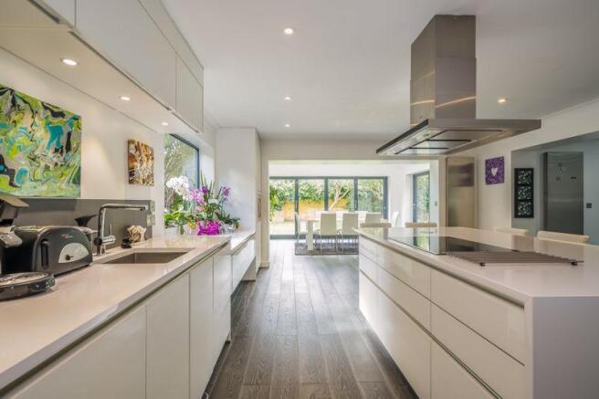 Kitchen / Dini...