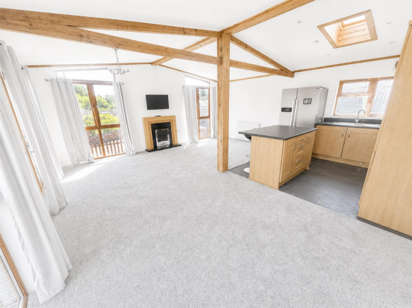 LOUNGE/ KITCHEN/ DINER