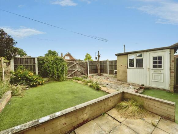 3 bed Semi-Detached to rent Image 11