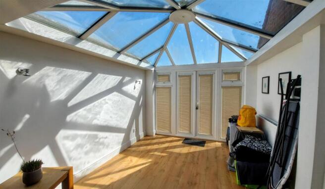 DOUBLE GLAZED CONSERVATORY AREA
