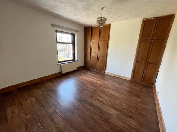2 bed End of Terrace to rent Image 5