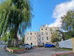 Flat 4, 164 Cromwell House, Station Road, Redhill RH1 1HF