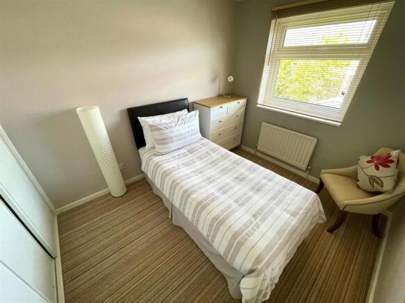 Bedroom with bed.jpg