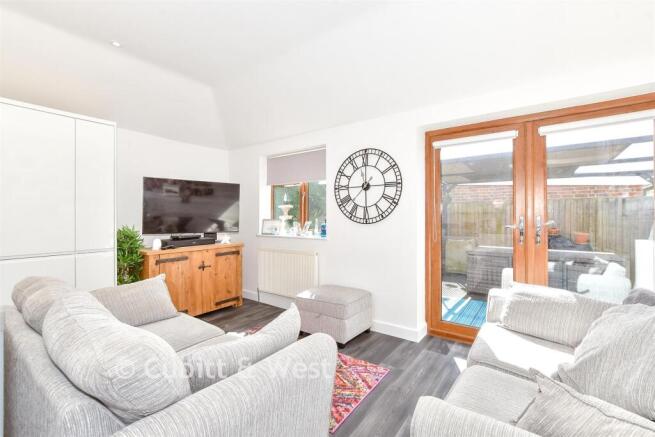 Lounge/Kitchen
