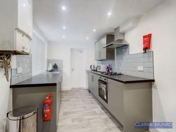 1 bed Terraced to rent Image 4