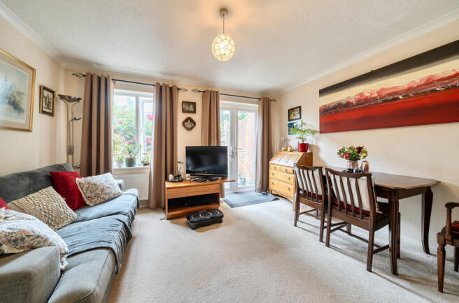 Ivy Drive, Lightwater, Surrey, GU18 photo 4