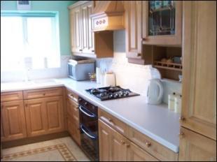 Kitchen/B'fast Room