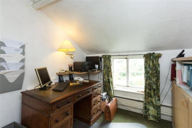 4 bed Detached for sale Image 11