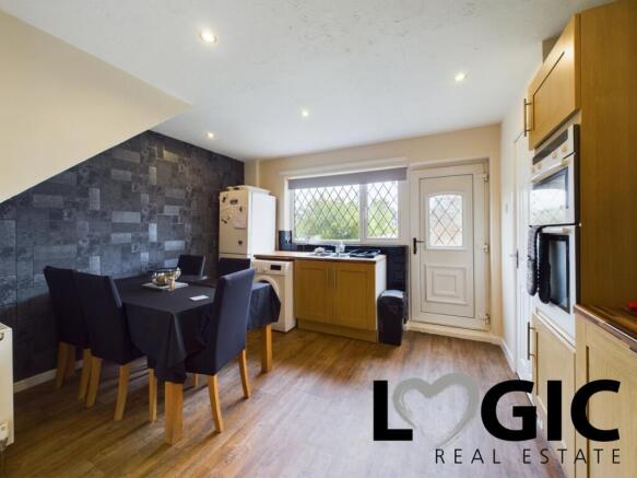 34 Huntwick Crescent  (3)